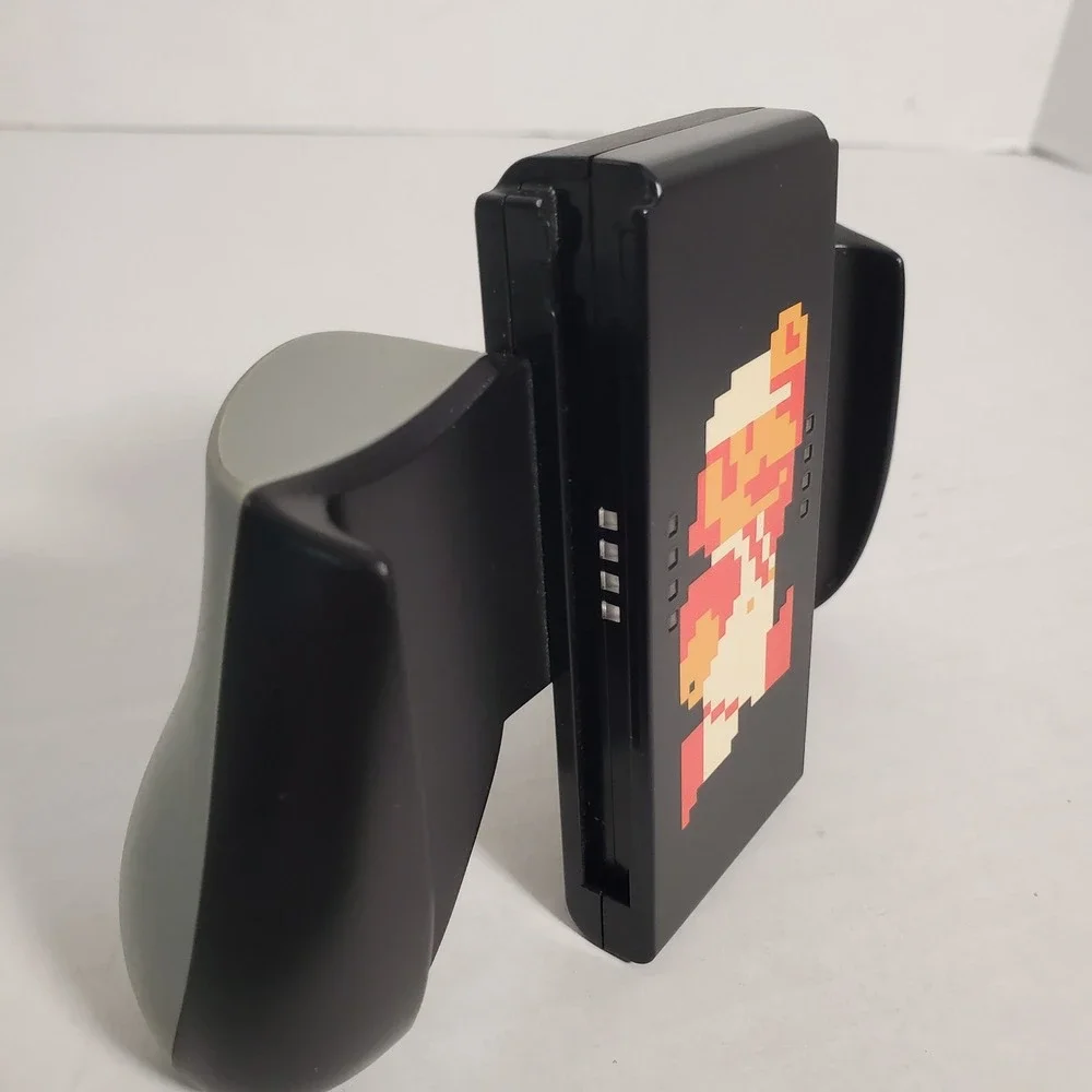 PowerA Nintendo Switch Joy-Con‎ Comfort Grip Super Mario Pixel Fire Mario 2017
